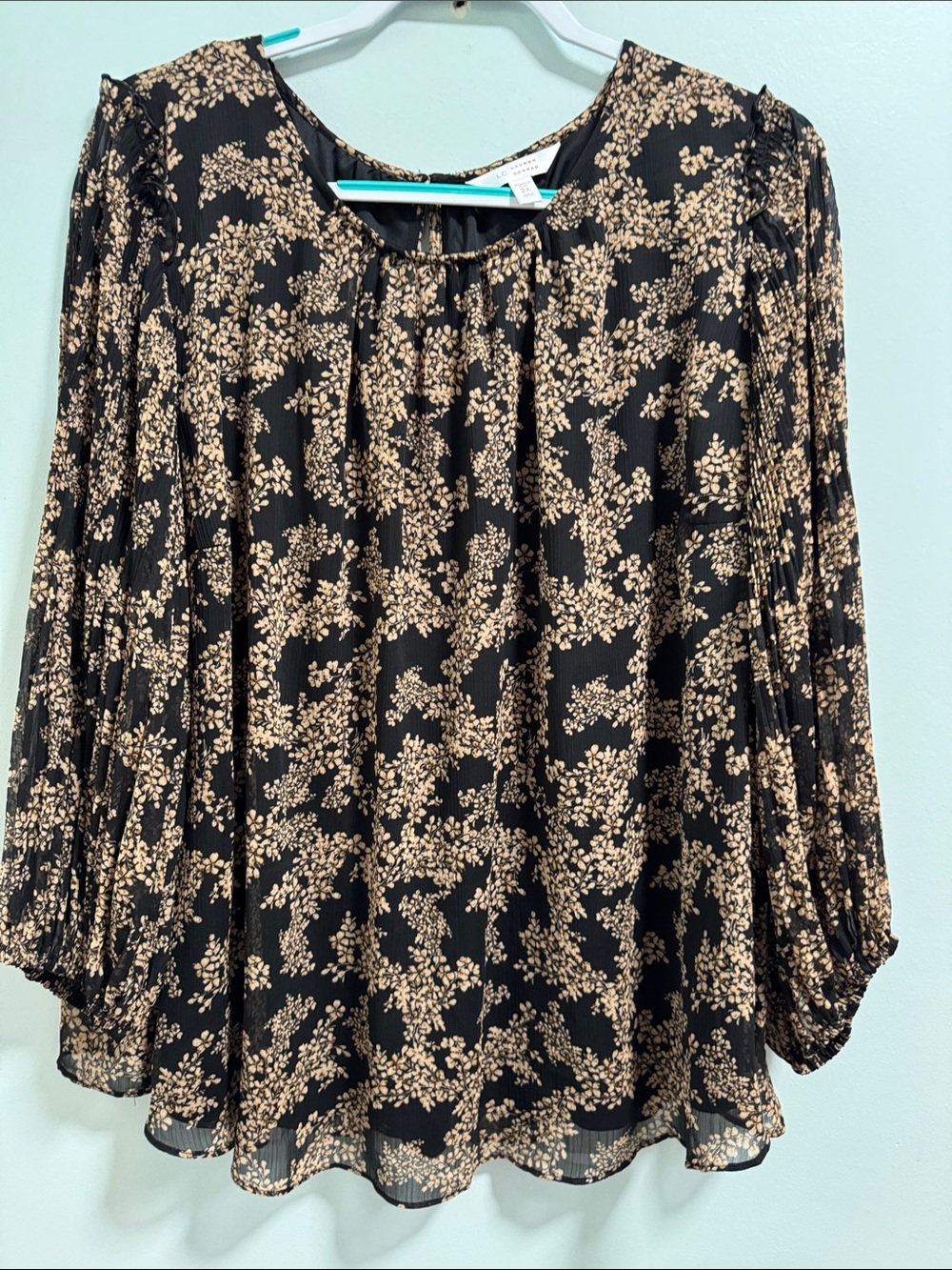 LC Lauren Conrad Long Sleeved Black Blouse with Beige Floral Print 2X NWT